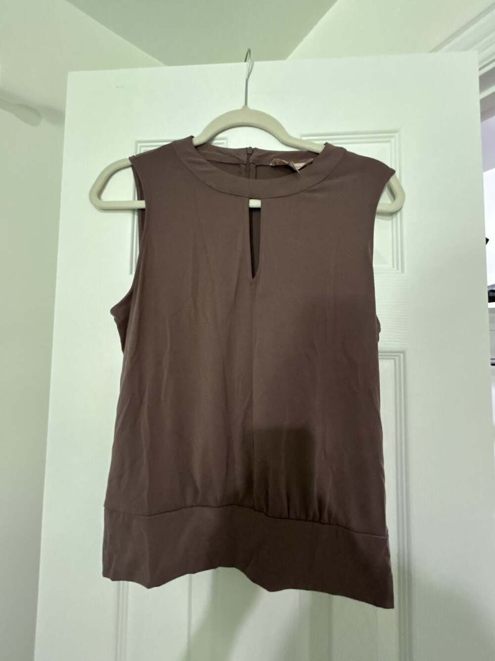PHILOSOPHY V NECK TOP BROWN